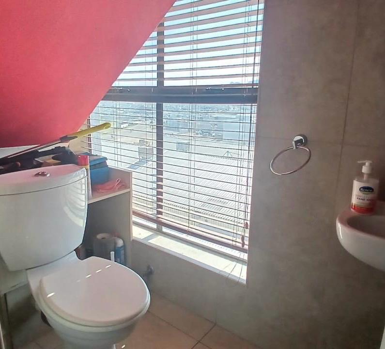 2 Bedroom Property for Sale in Westcliff Western Cape